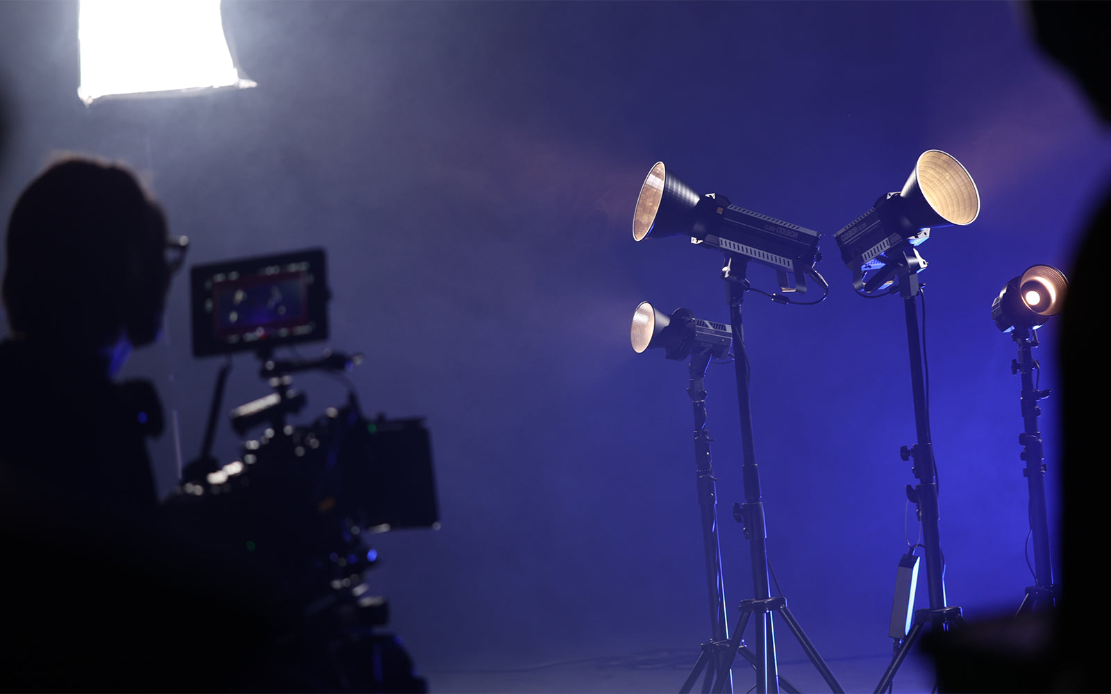 Luces LED COLBOR CL330 y CL330M de 330 W para estudio fotográfico